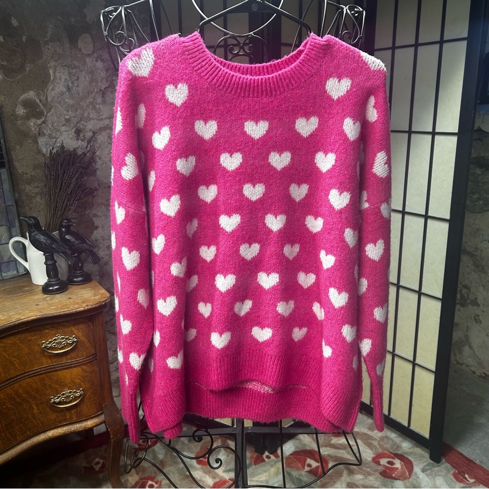 NWT Vince Camuto Fuchsia White Hearts Oversized Pullover Sweater: Size LARGE